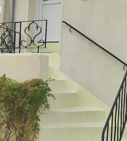 Propre Et Cosy * Le Mesnil-en-Vallee